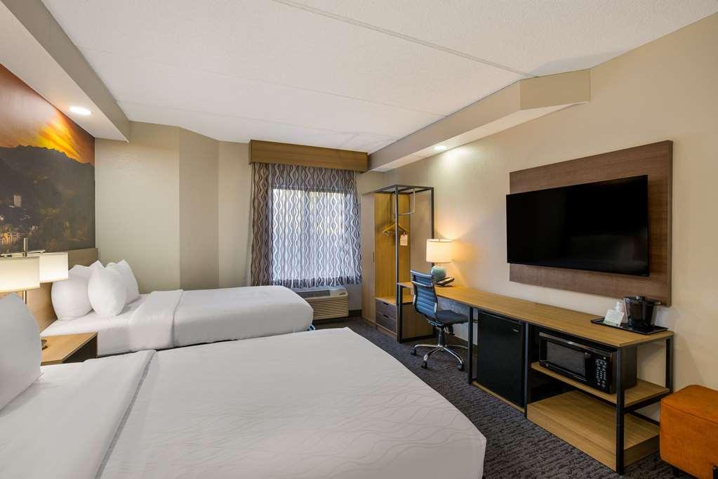 Clarion Pointe Sevierville-Pigeon Forge Phòng bức ảnh