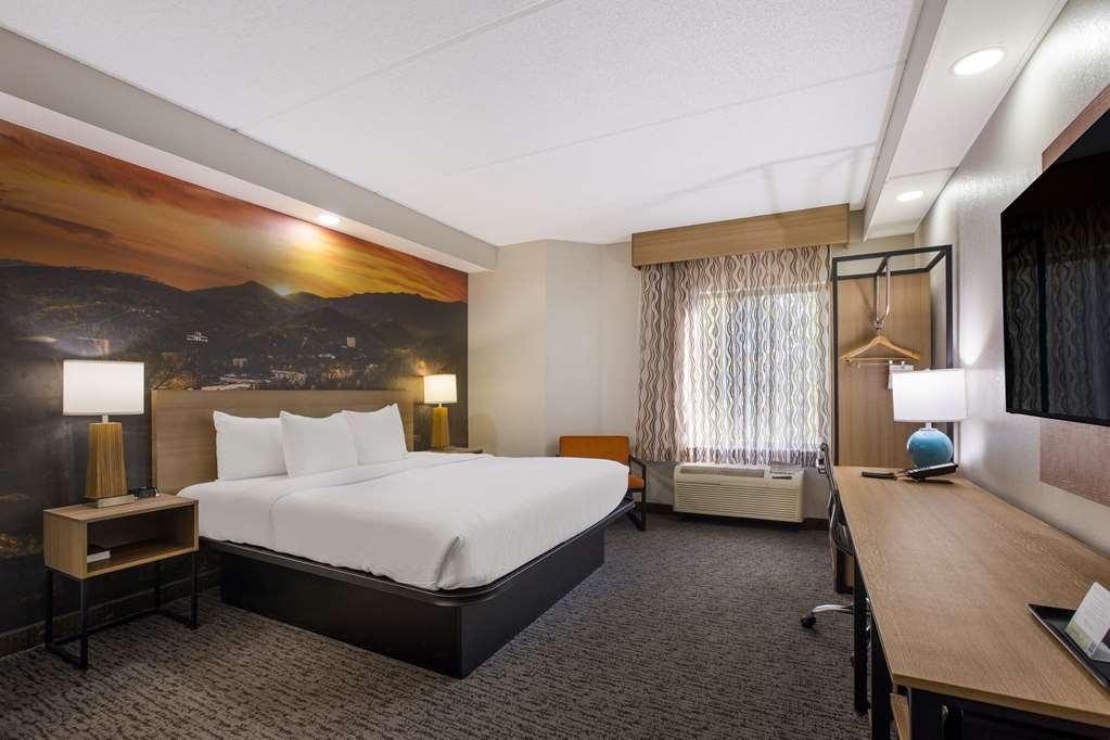 Clarion Pointe Sevierville-Pigeon Forge Phòng bức ảnh