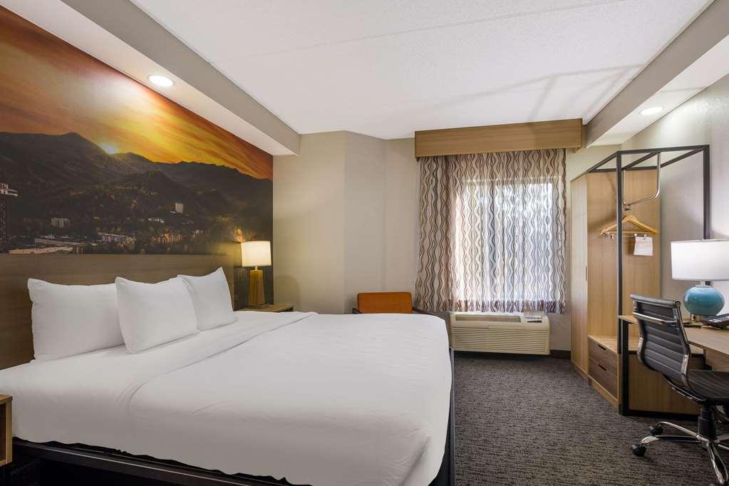 Clarion Pointe Sevierville-Pigeon Forge Phòng bức ảnh