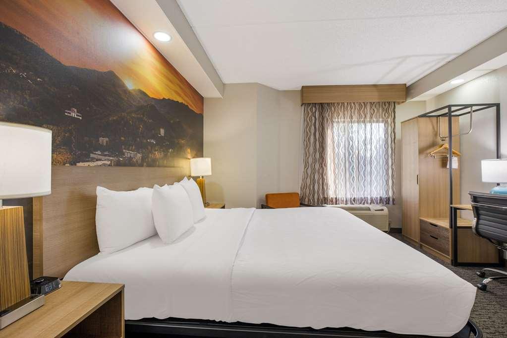 Clarion Pointe Sevierville-Pigeon Forge Phòng bức ảnh